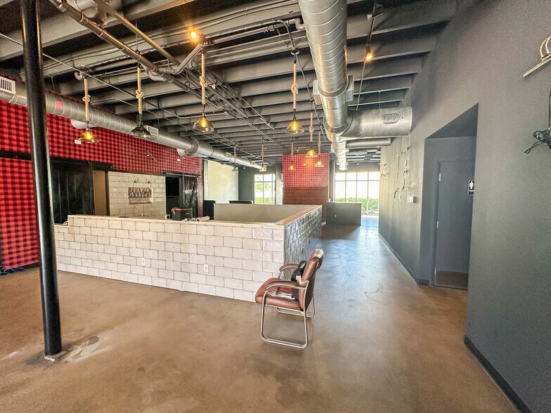 More Photos Of 702-706 NE 1st Ave, Fort Lauderdale Restaurant For Sale