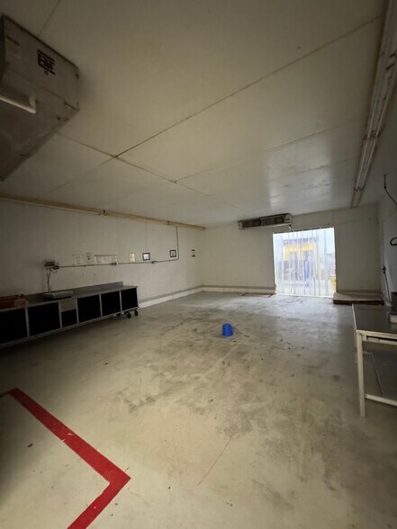 More Photos Of 8716 SE 15th St, Oklahoma City Distribution For Sale