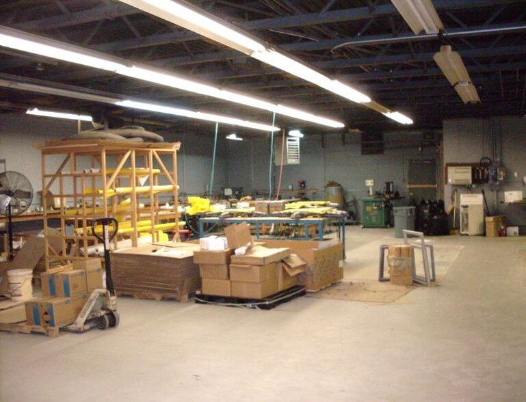 More Photos Of 4507-4511 W Belmont Ave, Chicago Distribution For Sale