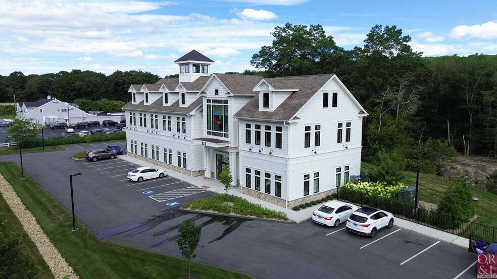 More Photos Of 215 Elm St, Old Saybrook Unknown For Lease