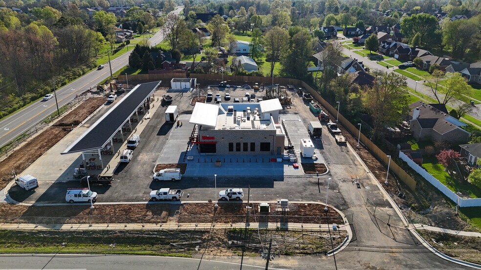 More Photos Of 7601 Vaughn Mill Rd, Louisville Convenience Store For Sale