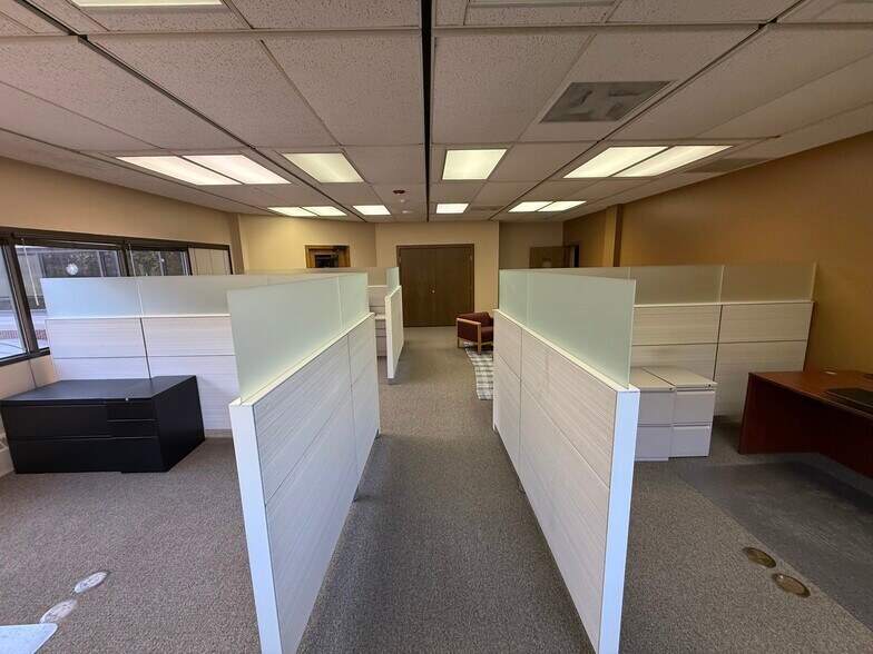 More Photos Of 186 County Road U, River Falls Office For Lease
