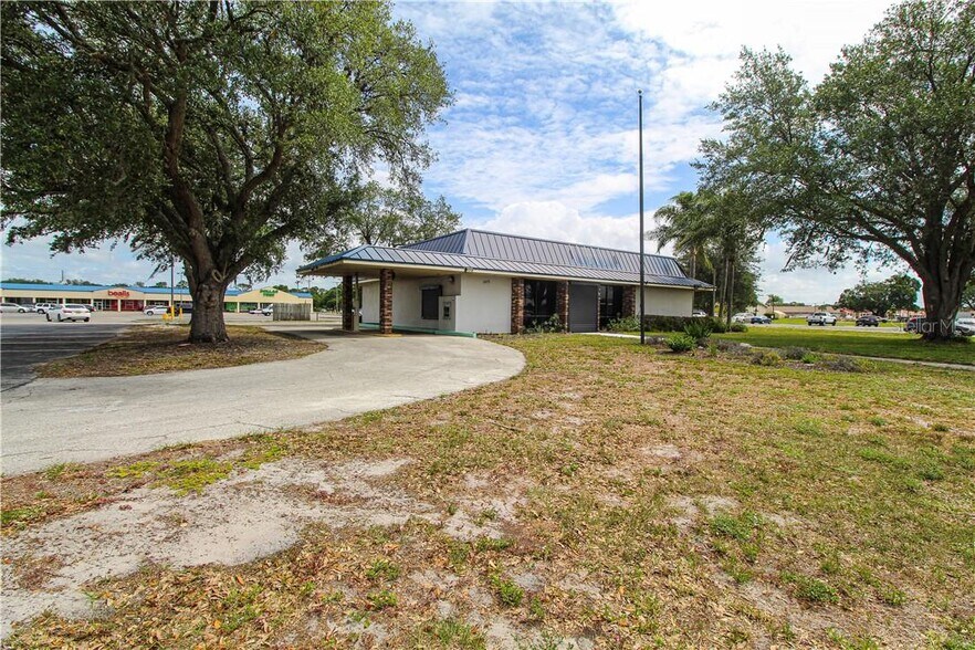 More Photos Of 1409 E Oak St, Arcadia Storefront Retail Office For Sale