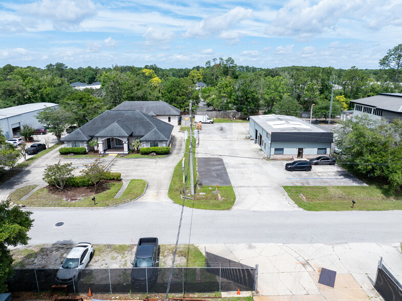 More Photos Of 9550 Sunbeam Center Dr, Jacksonville Warehouse For Sale