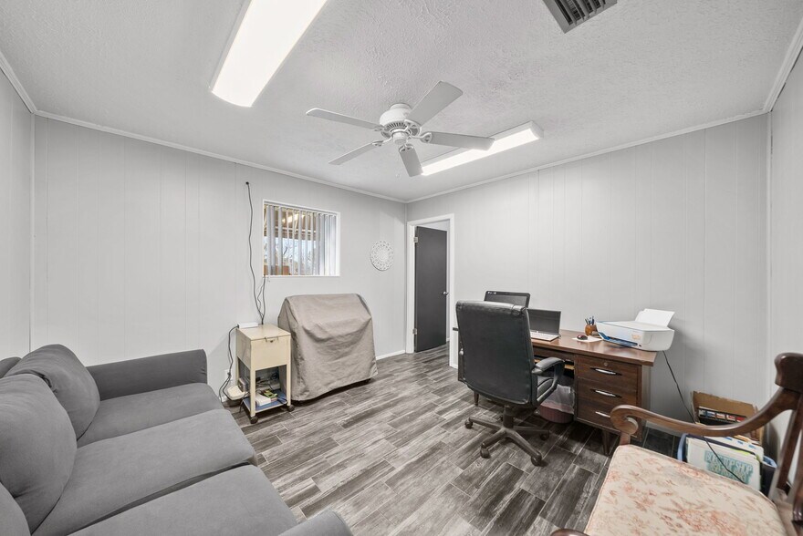 More Photos Of 2135 E 5th St, Panama City Auto Repair For Sale