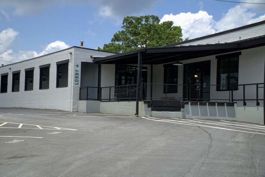 More Photos Of 5367 New Peachtree Rd, Chamblee Loft Creative Space For Lease