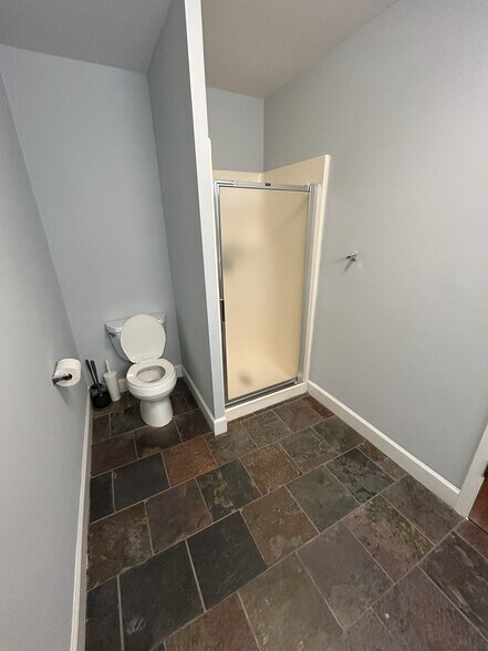 More Photos Of 3512 Godwin Ct, Mobile Medical For Sale