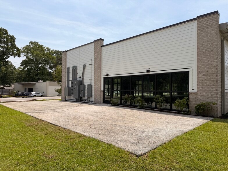 More Photos Of 1657 Ashley Hall Rd, Charleston Storefront Retail Office For Lease