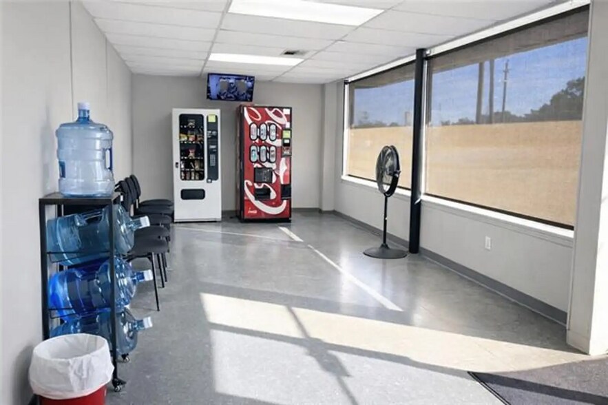 More Photos Of 7650 LA- 23, Belle Chasse General Retail For Sale