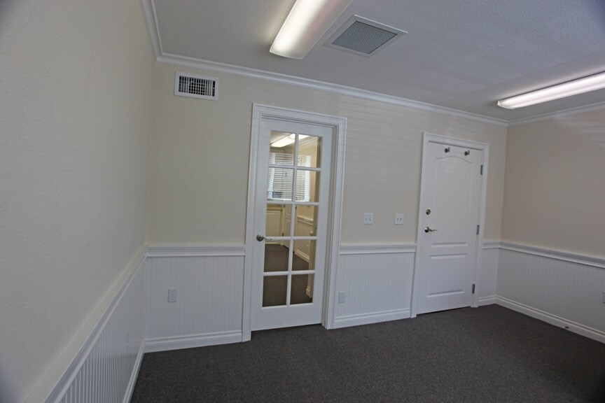 More Photos Of 1080 Carol Ln, Lafayette Office For Sale