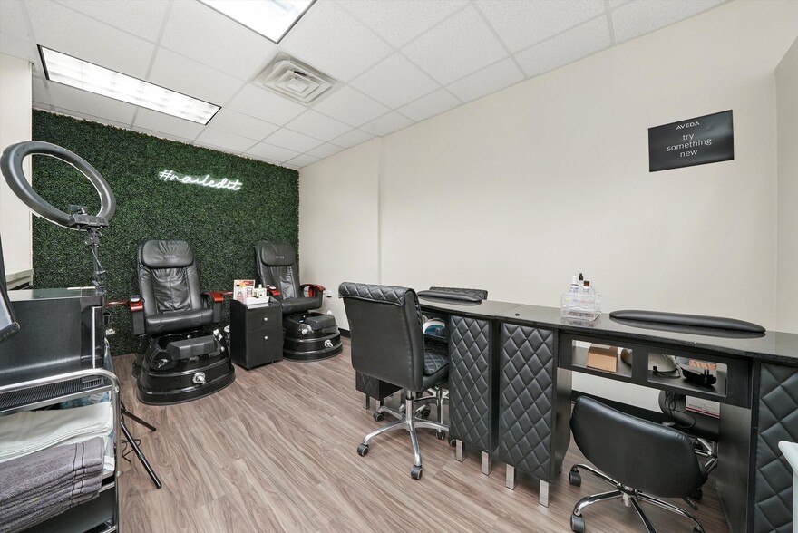 More Photos Of 3322 Ridge Rd, Lansing Storefront For Lease