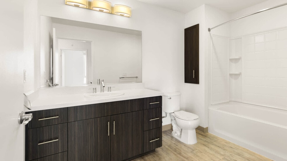 More Photos Of 1333 Powell St, Emeryville Apartments For Lease