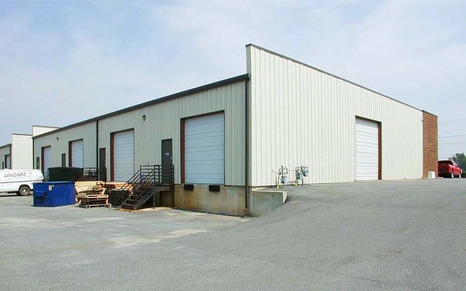 More Photos Of 535 NW Pitts School Rd, Concord Warehouse For Lease
