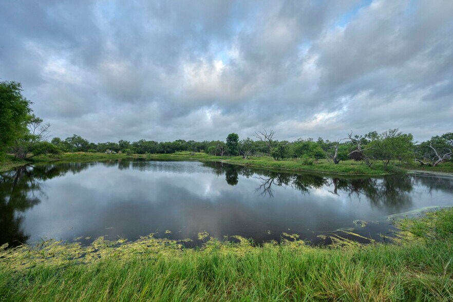 More Photos Of 2538 County Road 223, Floresville Land For Sale