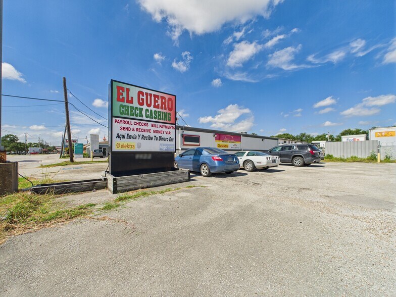 More Photos Of 1122 Pasadena Blvd, Pasadena General Retail For Sale