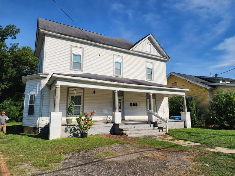Primary Photo Of 215 Grace St, Greenwood Apartments For Sale