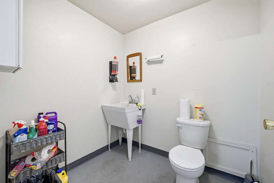 More Photos Of 114 5th St, Fowler Industrial For Sale