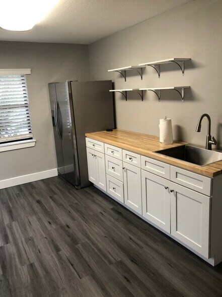 More Photos Of 1501 W Fairbanks Ave, Winter Park Freestanding For Lease