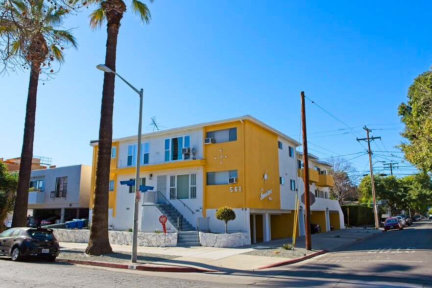 More Photos Of 561 N Sweetzer Ave, Los Angeles Apartments For Sale