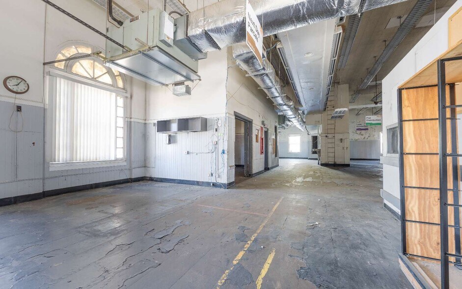 More Photos Of 400 S Ohio Ave, Live Oak Post Office For Sale