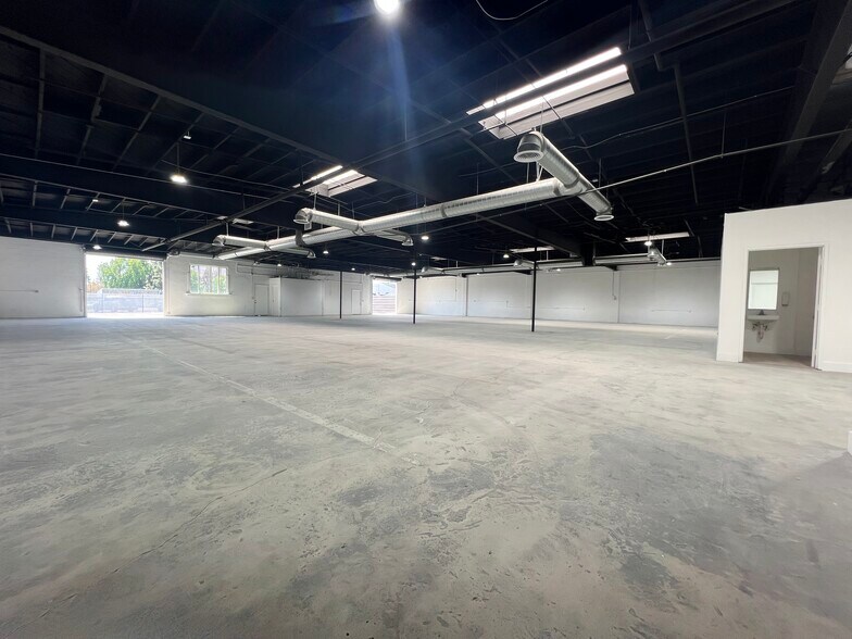 More Photos Of 3316-3318 Burton Ave, Burbank Warehouse For Sale