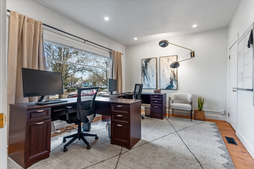 More Photos Of 1191 Capitol St NE, Salem Office For Sale