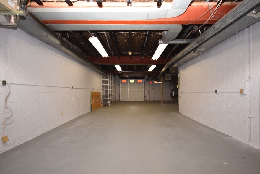 More Photos Of 108 W Jefferson St, Falls Church Warehouse For Lease