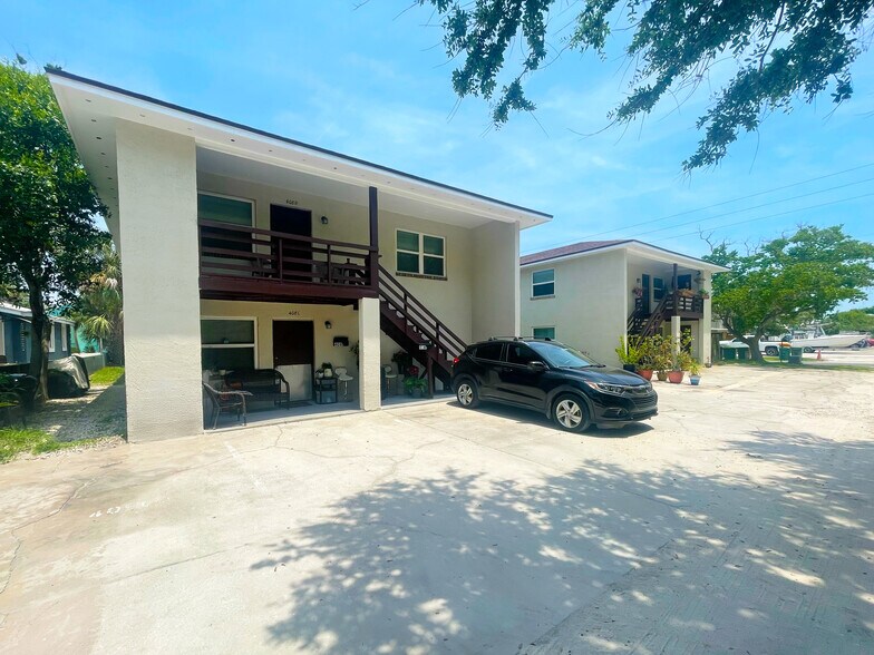 More Photos Of 408 13th Ave N, Jacksonville Beach Multifamily For Sale