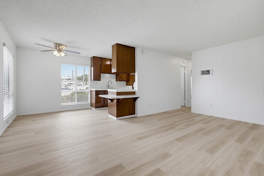 More Photos Of 4649 Voltaire St, San Diego Apartments For Sale