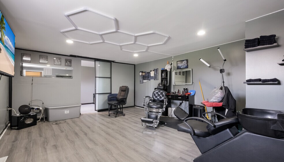 More Photos Of 835 Glenside Ave, Wyncote Unknown For Sale