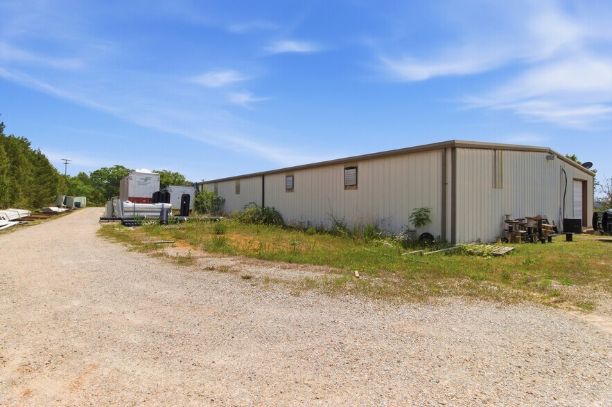 More Photos Of 1015 Preacher Roe Blvd, West Plains General Retail For Sale