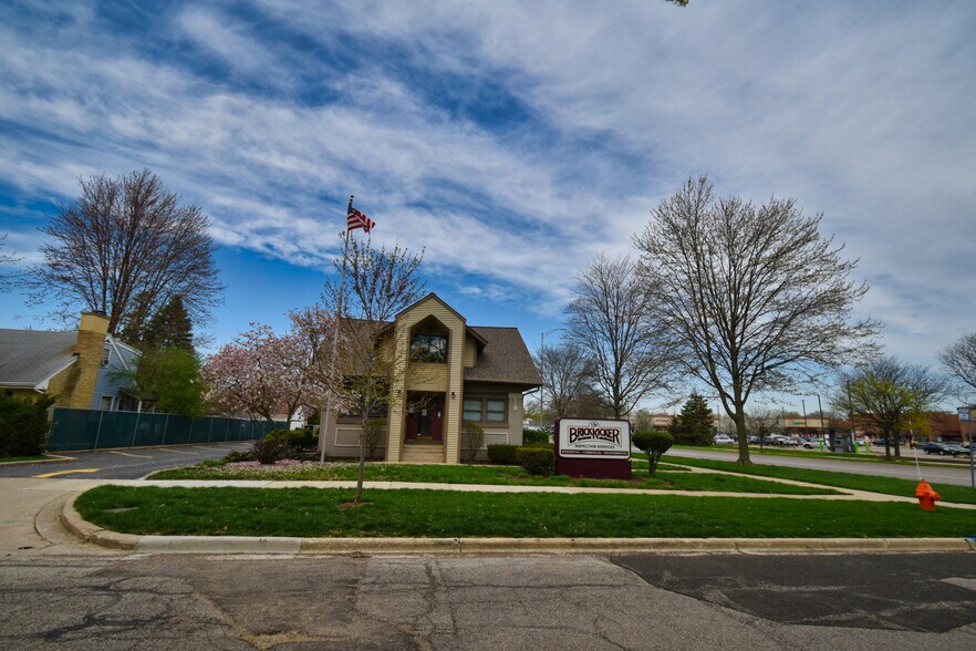 More Photos Of 849 N Ellsworth St, Naperville Office For Lease