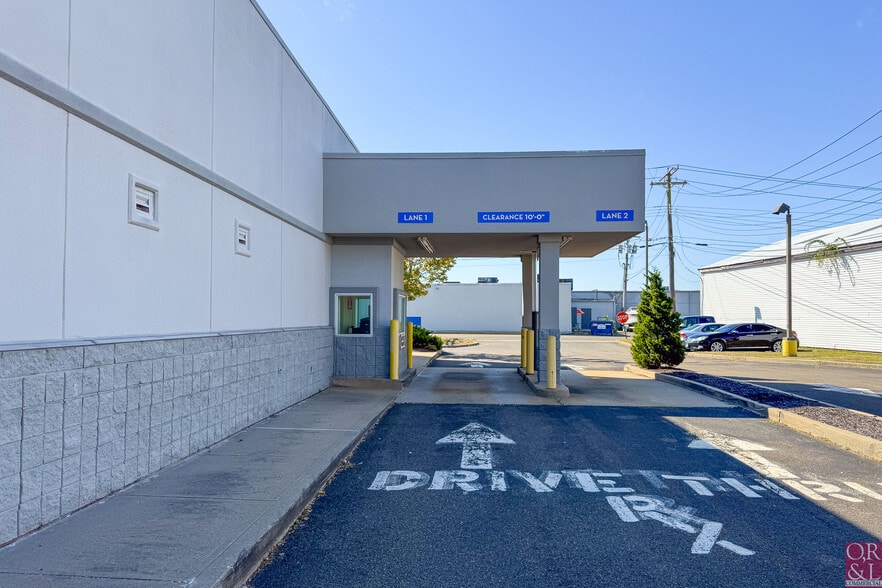 More Photos Of 10 Hemingway Ave, East Haven Drugstore For Sale