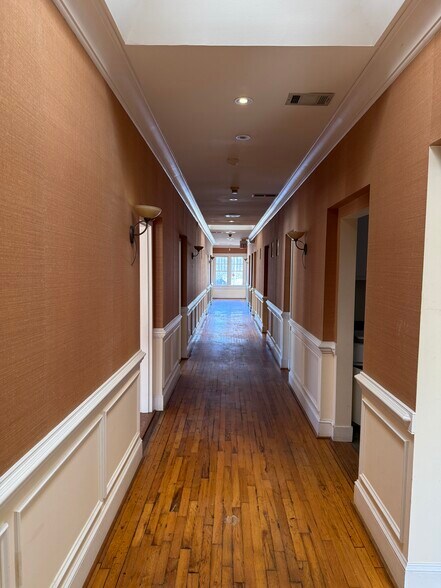 More Photos Of 547 Ponce De Leon Ave, Atlanta Office For Sale