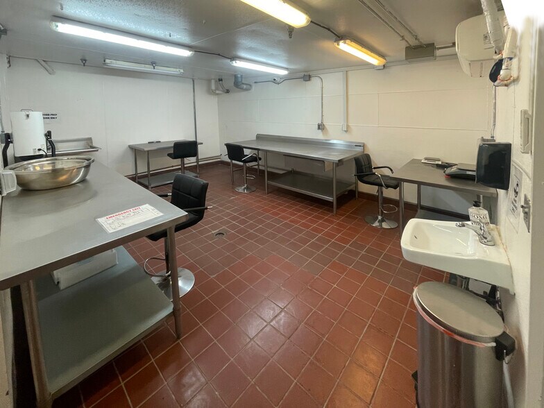 More Photos Of 1240 47th Ave, Oakland Warehouse For Sale