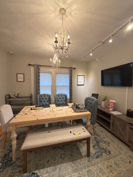 More Photos Of 469 S Central Ave, Oviedo Office For Lease