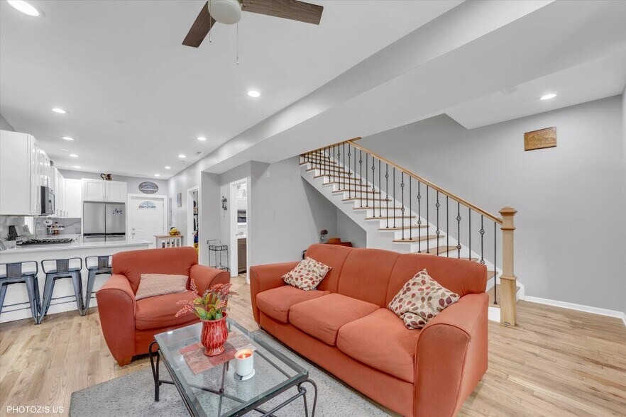 More Photos Of 8404 S Exchange Ave, Chicago Multifamily For Sale