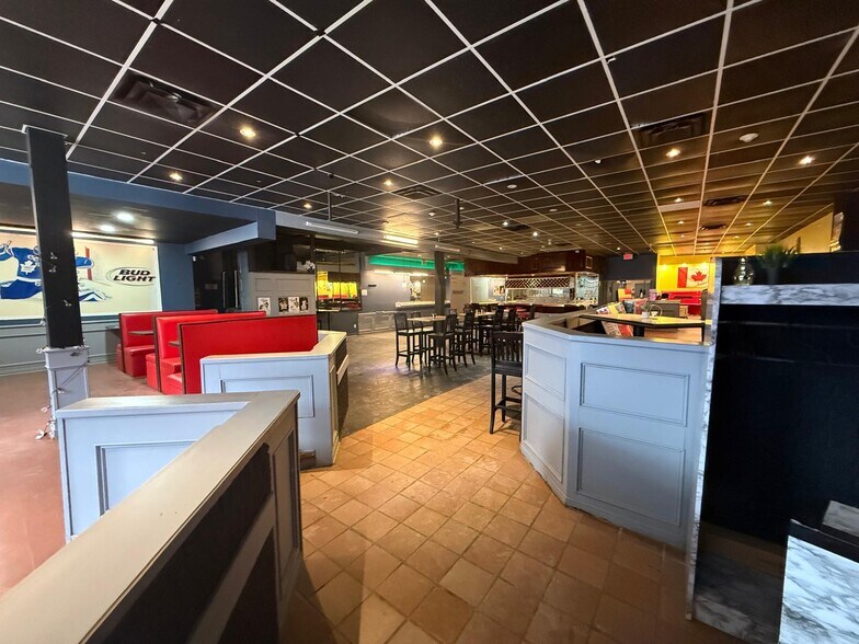 More Photos Of 18-22 Dunlop St W, Barrie Storefront For Lease