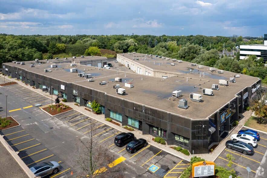 More Photos Of 461 N Service Rd W, Oakville Light Manufacturing For Lease