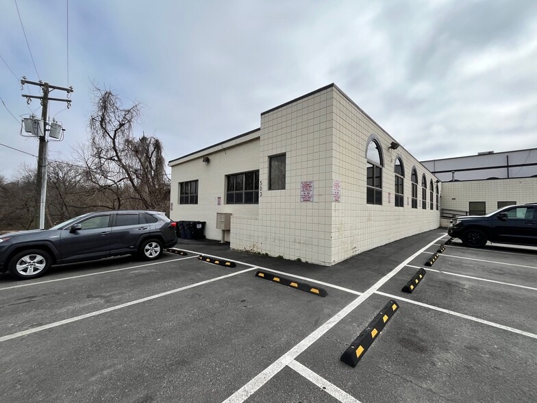 More Photos Of 503 Sophia St, Fredericksburg Freestanding For Lease