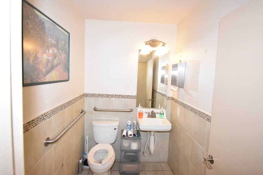 More Photos Of 2612 Harwood Rd, Bedford Medical For Sale