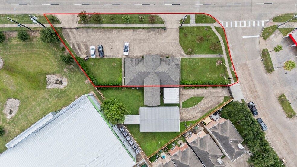 More Photos Of 10400 Main St, Houston Showroom For Lease