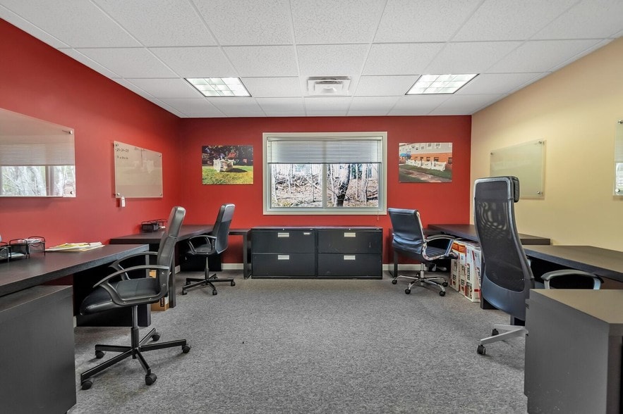 More Photos Of 8 Route 80, Killingworth Warehouse For Lease