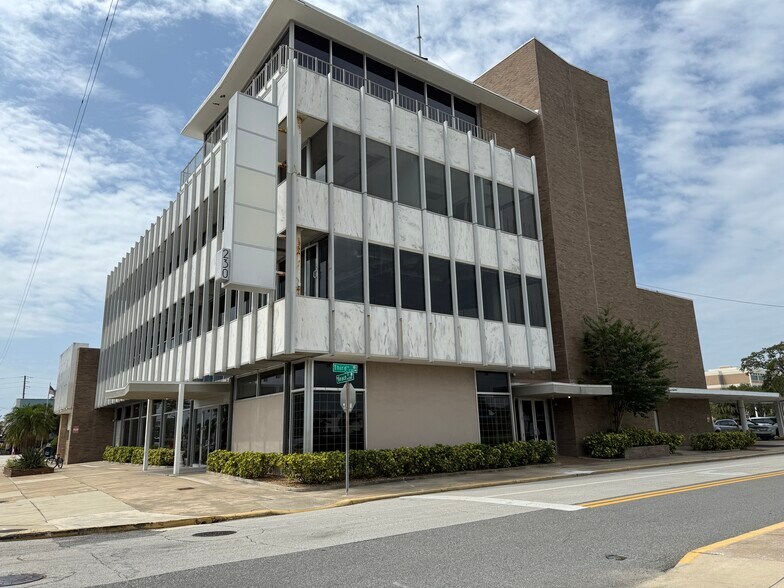 More Photos Of 226-230 N Beach St, Daytona Beach Office For Sale