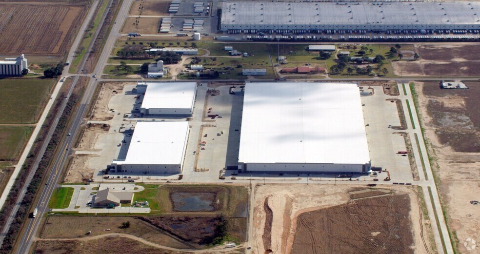 More Photos Of 31895 US Hwy 90 BUS, Brookshire Industrial For Sale