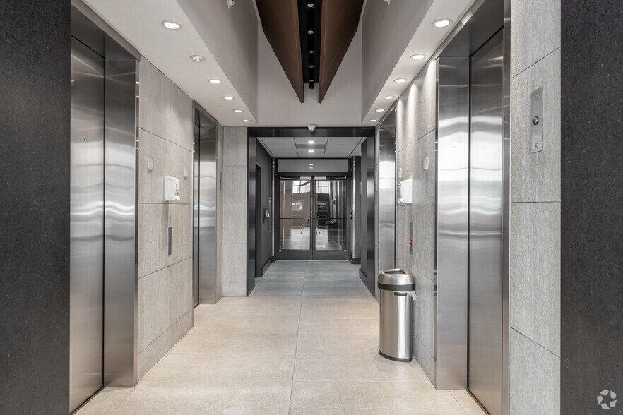 More Photos Of 508 W Wall St, Midland Office For Lease