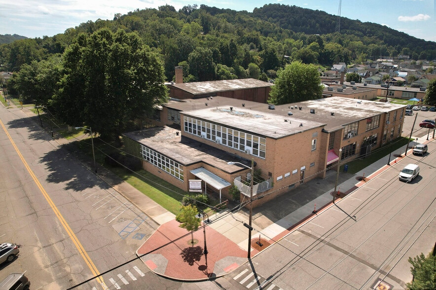 More Photos Of 302 21st St, Nitro Office Residential For Sale