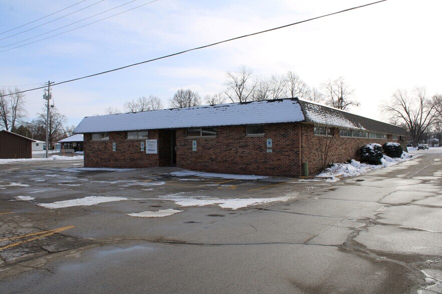 More Photos Of 525 E Division St, Fond Du Lac Medical For Lease