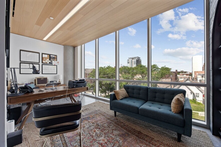 More Photos Of 404 E College St, Iowa City Hotel For Sale