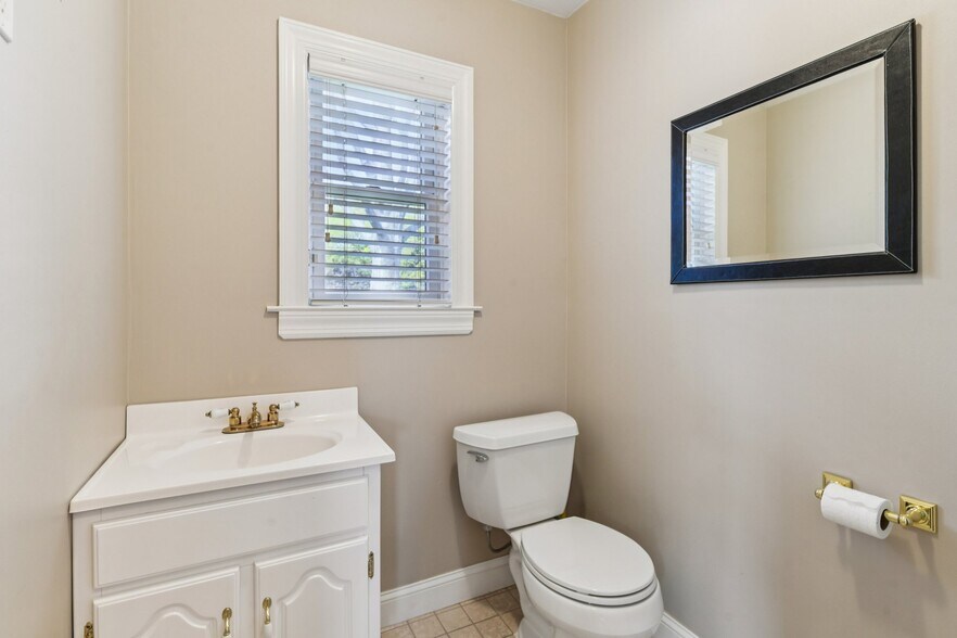 More Photos Of 1 Huntington Bay Rd, Huntington Office For Sale